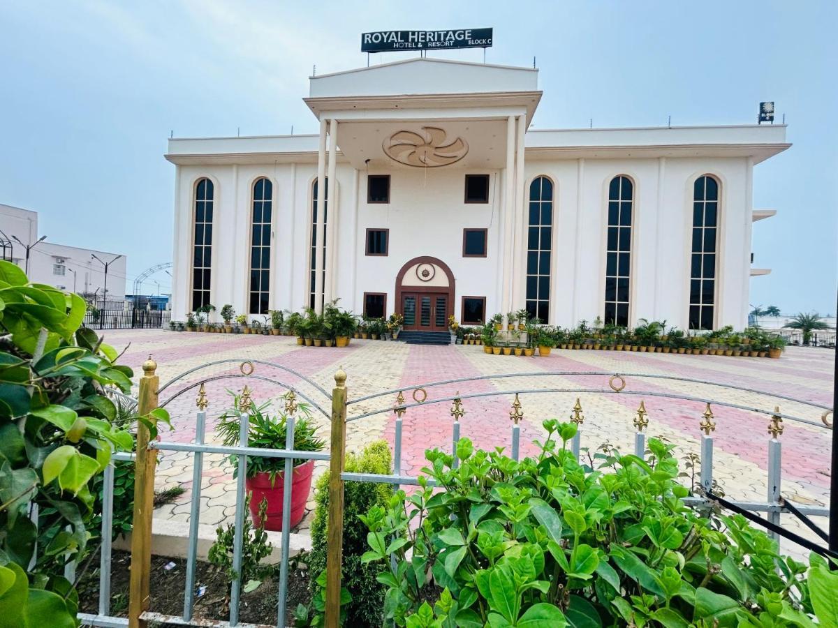 Royal Heritage Hotel & Resort Ayodhya Exterior foto