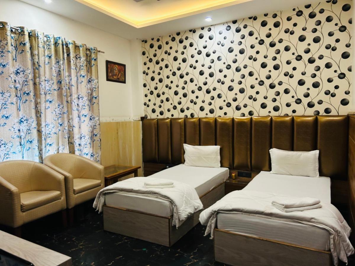 Royal Heritage Hotel & Resort Ayodhya Exterior foto
